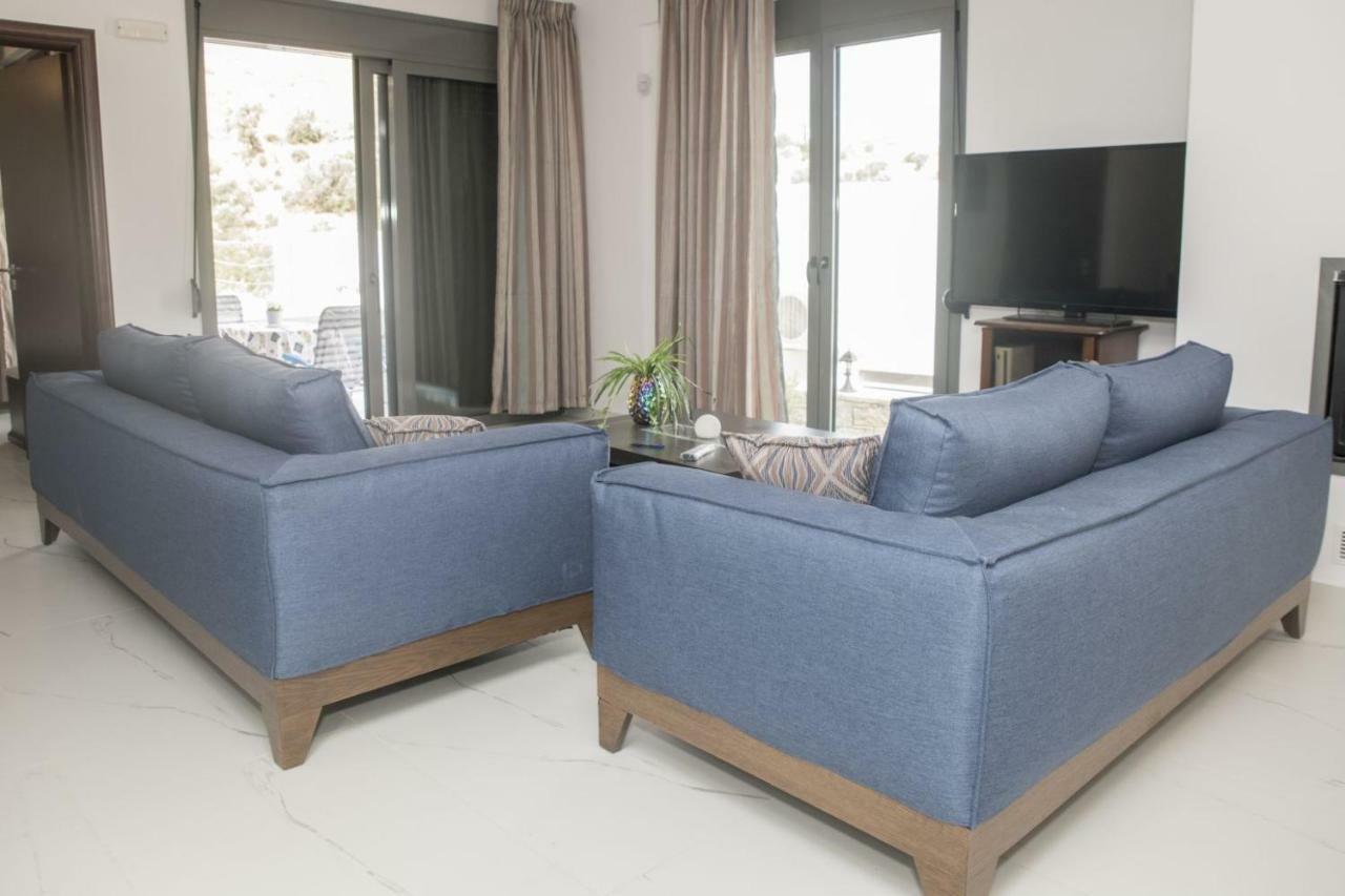 Villa Miron Kamilari Ngoại thất bức ảnh