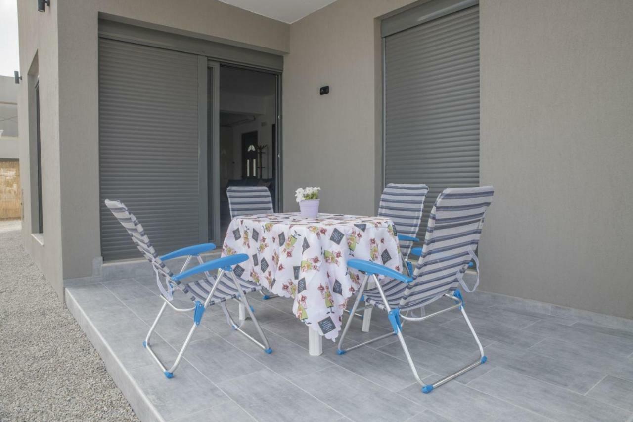 Villa Miron Kamilari Ngoại thất bức ảnh
