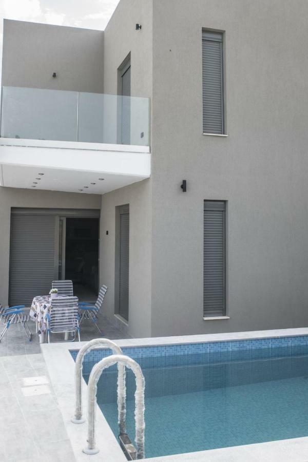 Villa Miron Kamilari Ngoại thất bức ảnh